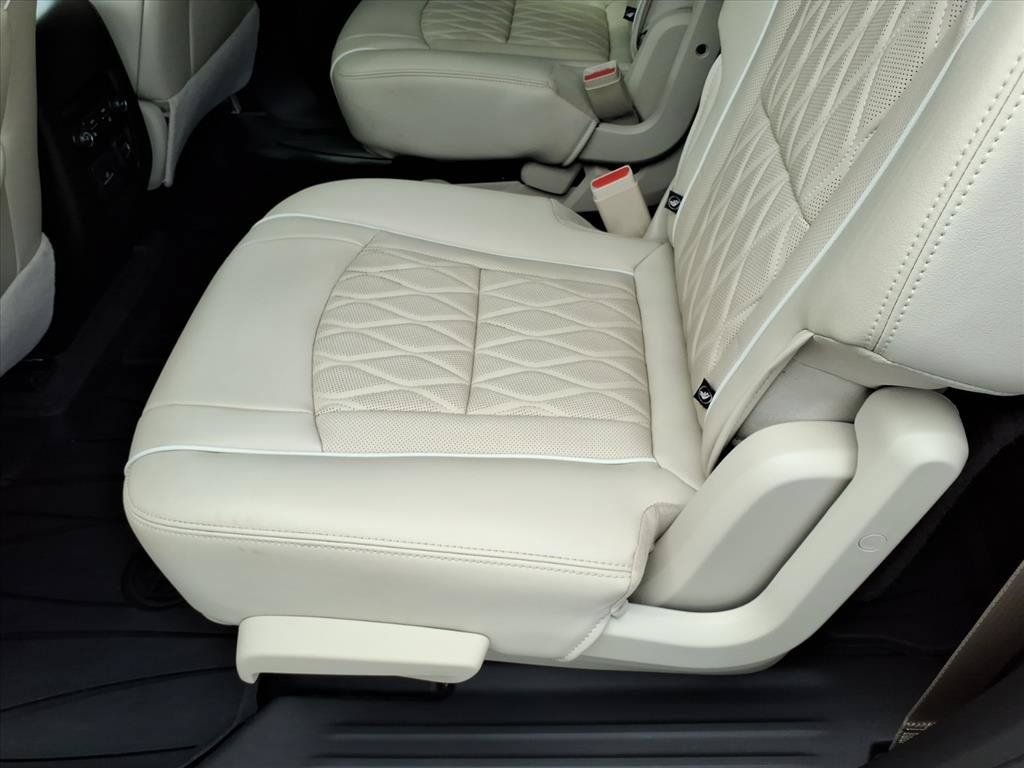 Used 2023 Buick Enclave Avenir w/ Trailering Package, 5000 lbs. AWD/4WD image 21
