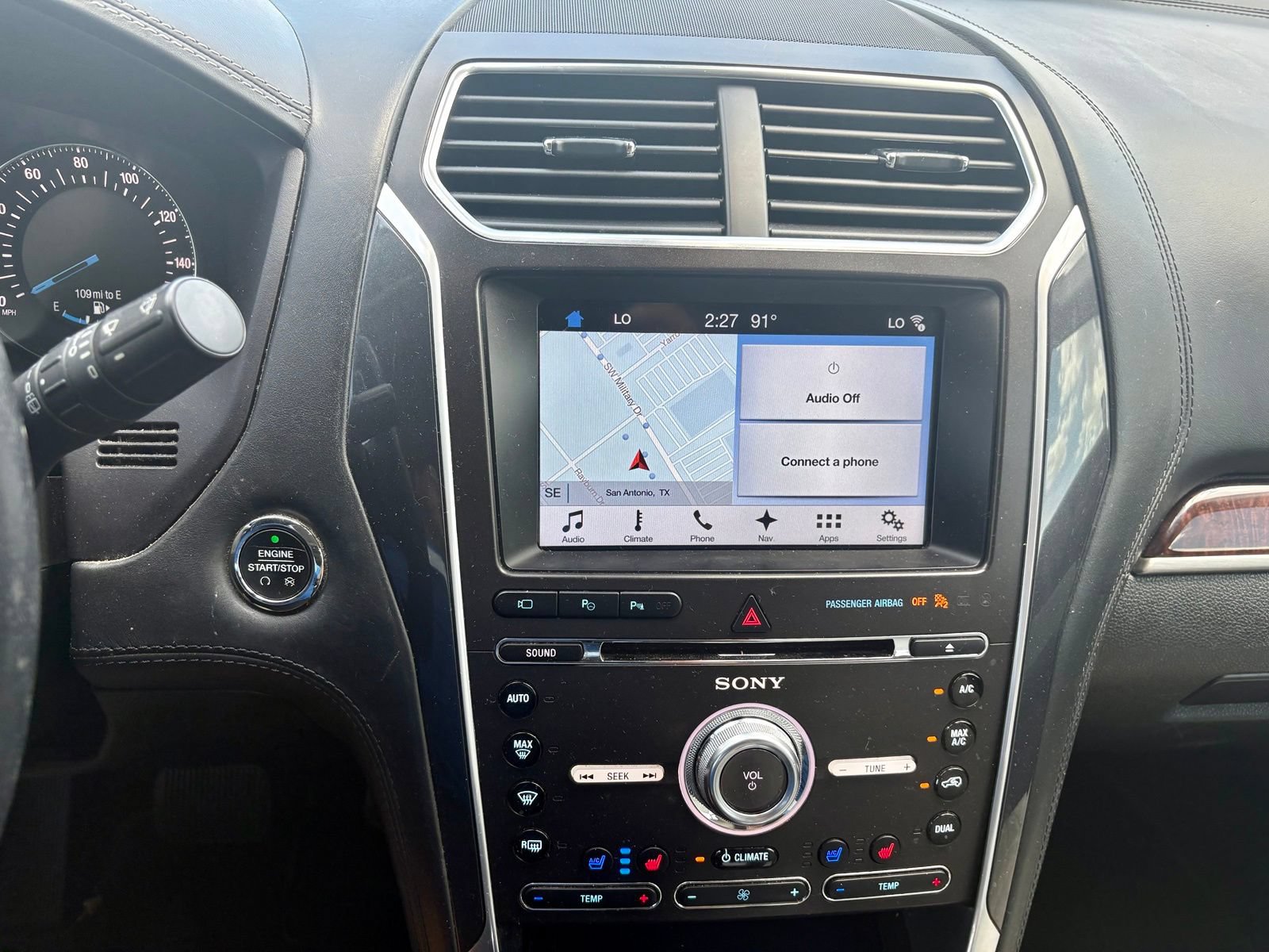 Used 2017 Ford Explorer Platinum AWD/4WD image 13
