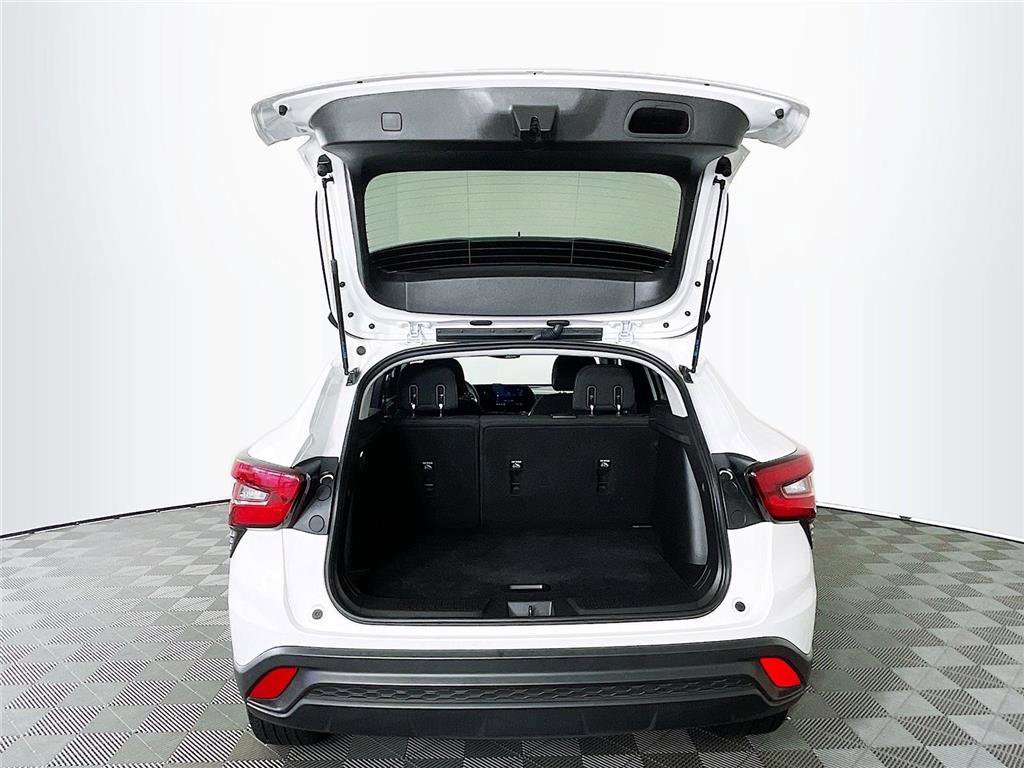 Certified 2025 Chevrolet Trax LS image 26