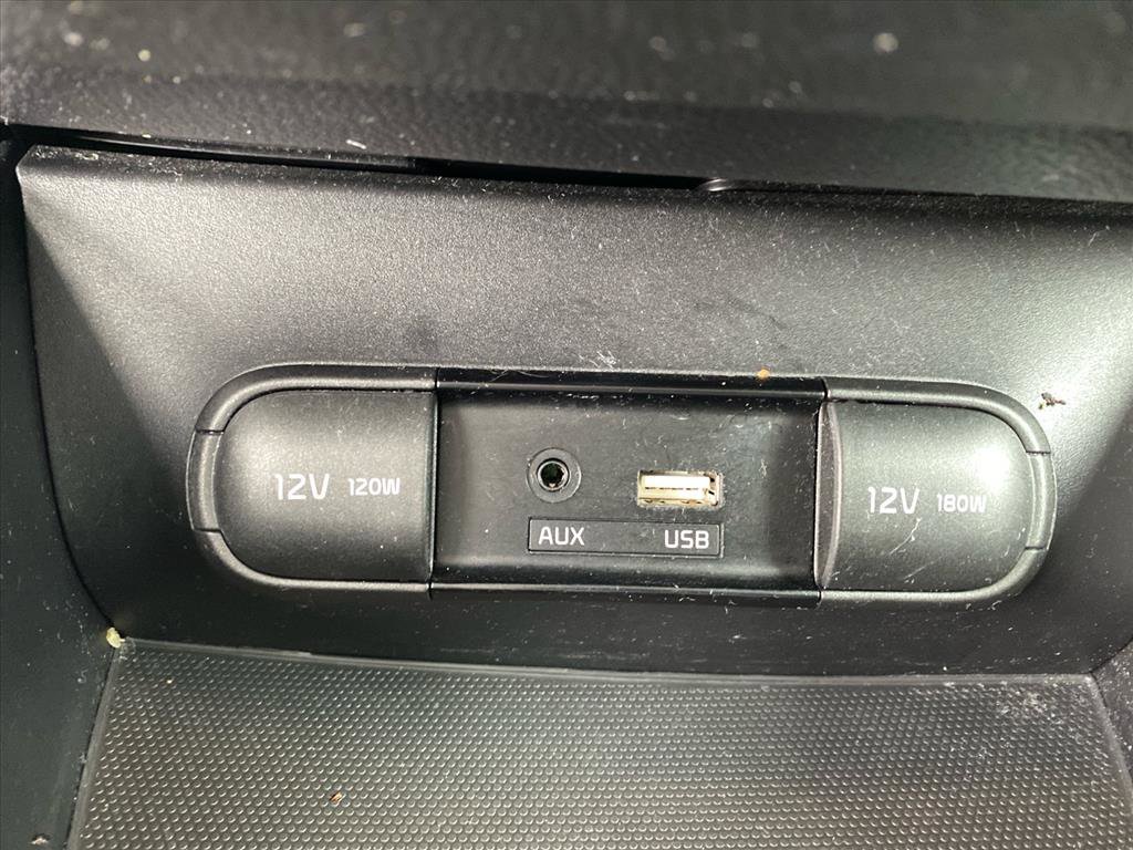 Used 2019 Kia Soul + image 9