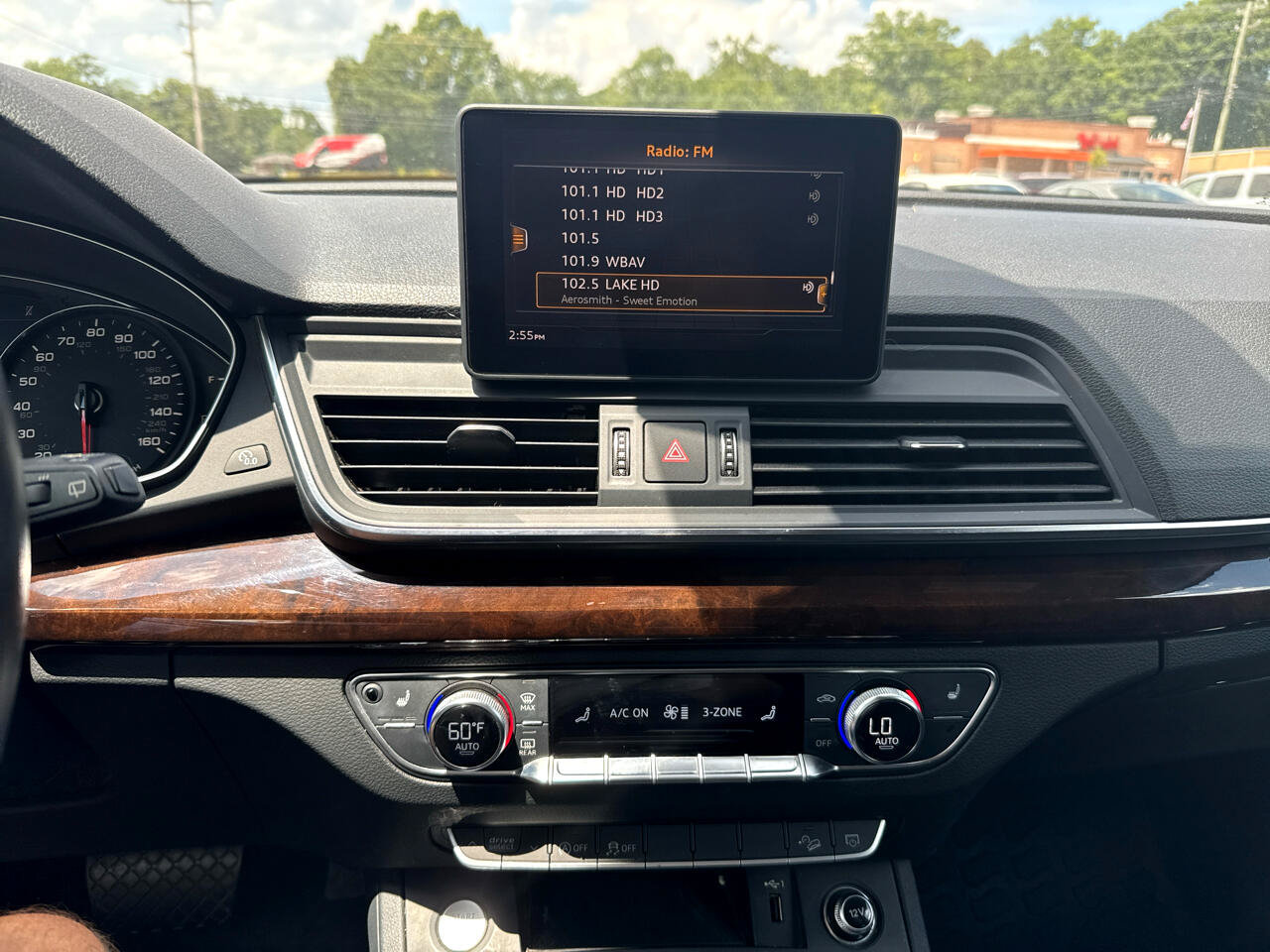 Used 2019 Audi Q5 2.0T Premium AWD/4WD image 9