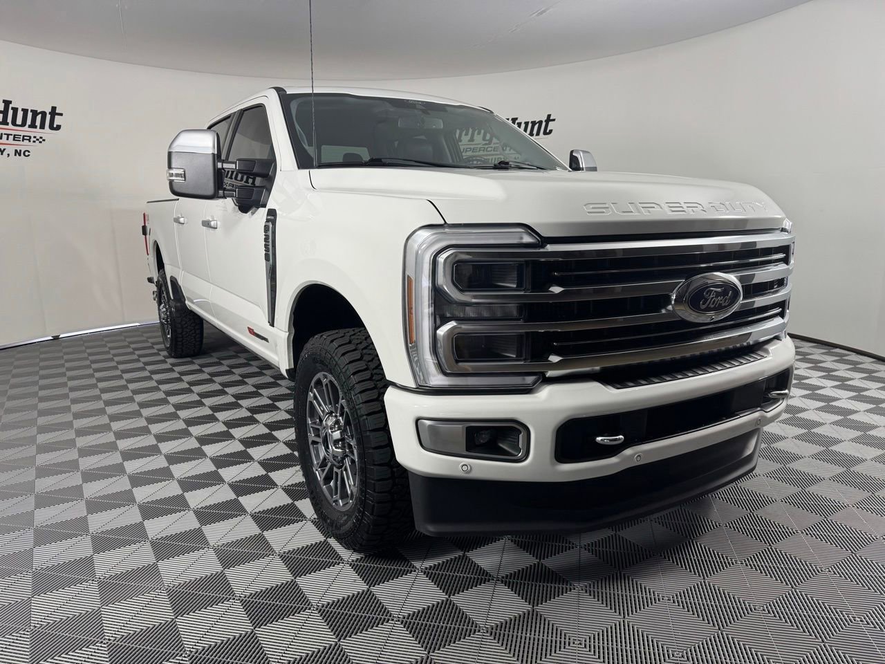 Used 2024 Ford F250 Limited w/ FX4 Off-Road Package image 5