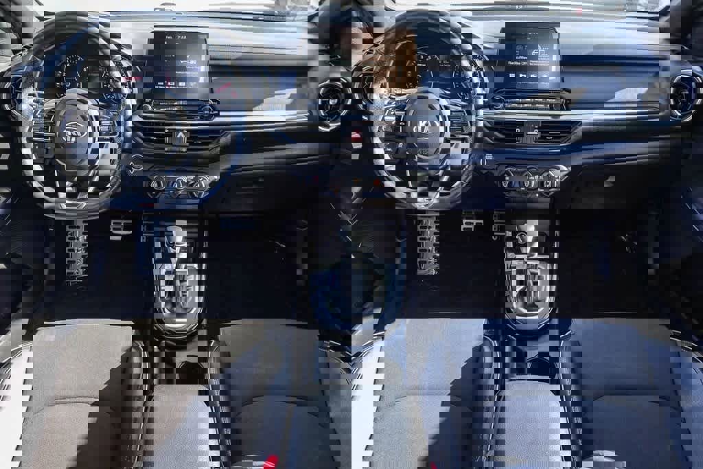 Certified 2021 Kia Forte GT-Line image 11