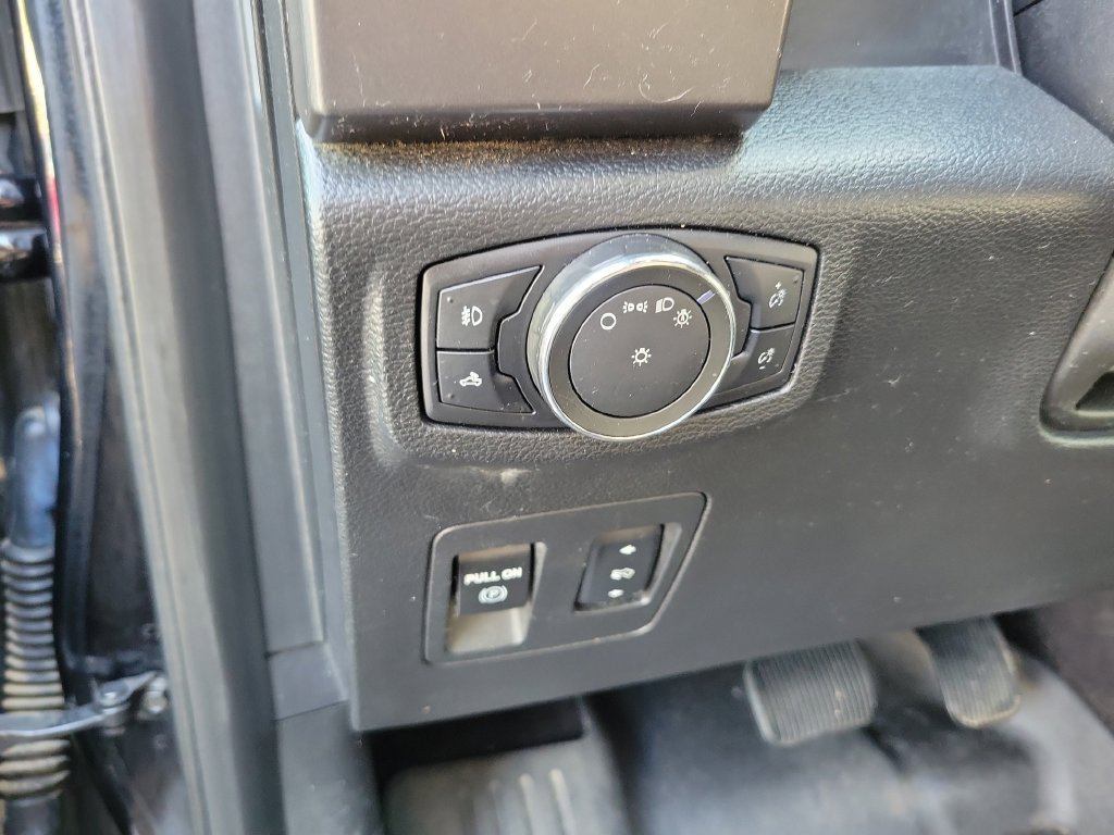 Used 2016 Ford F150 XLT w/ Equipment Group 302A Luxury AWD/4WD image 26