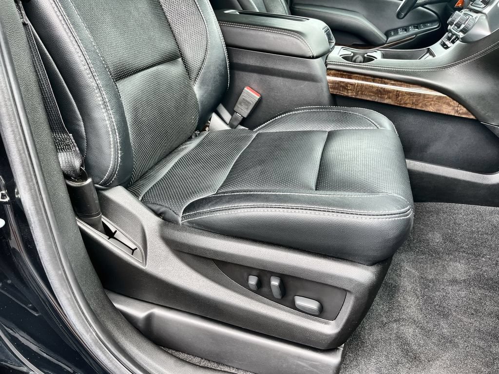 Used 2020 Chevrolet Tahoe LS w/ Enhanced Driver Alert Package AWD/4WD image 25
