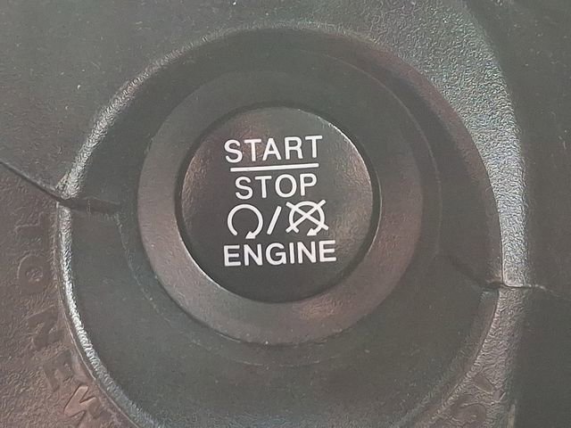Used 2020 Jeep Renegade Latitude AWD/4WD image 24