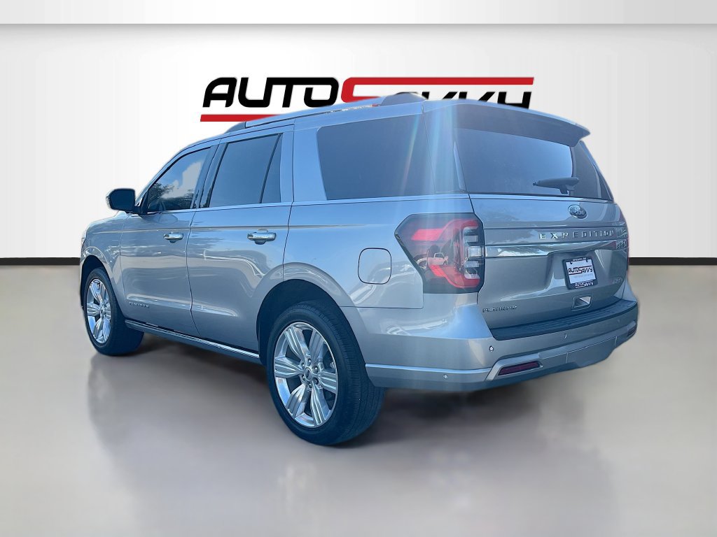Used 2024 Ford Expedition Platinum RWD image 5