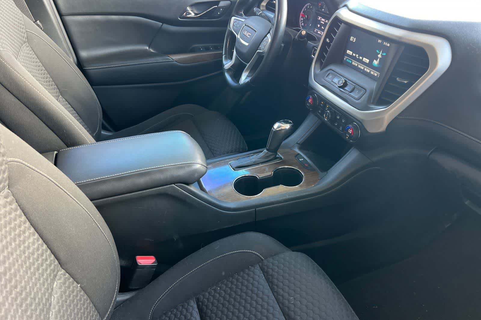 Used 2018 GMC Acadia SLE FWD image 19