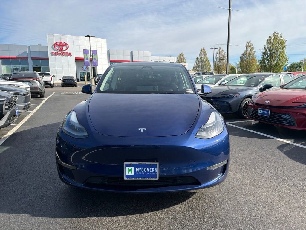 Used 2023 Tesla Model Y Long Range AWD/4WD image 2