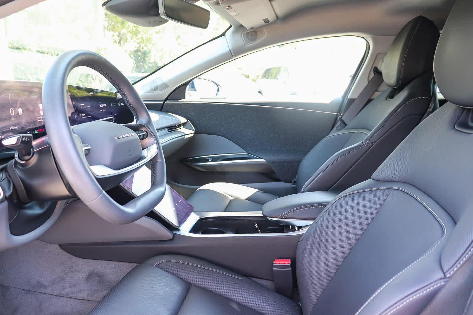 Used 2025 Lucid Air Touring AWD/4WD image 18