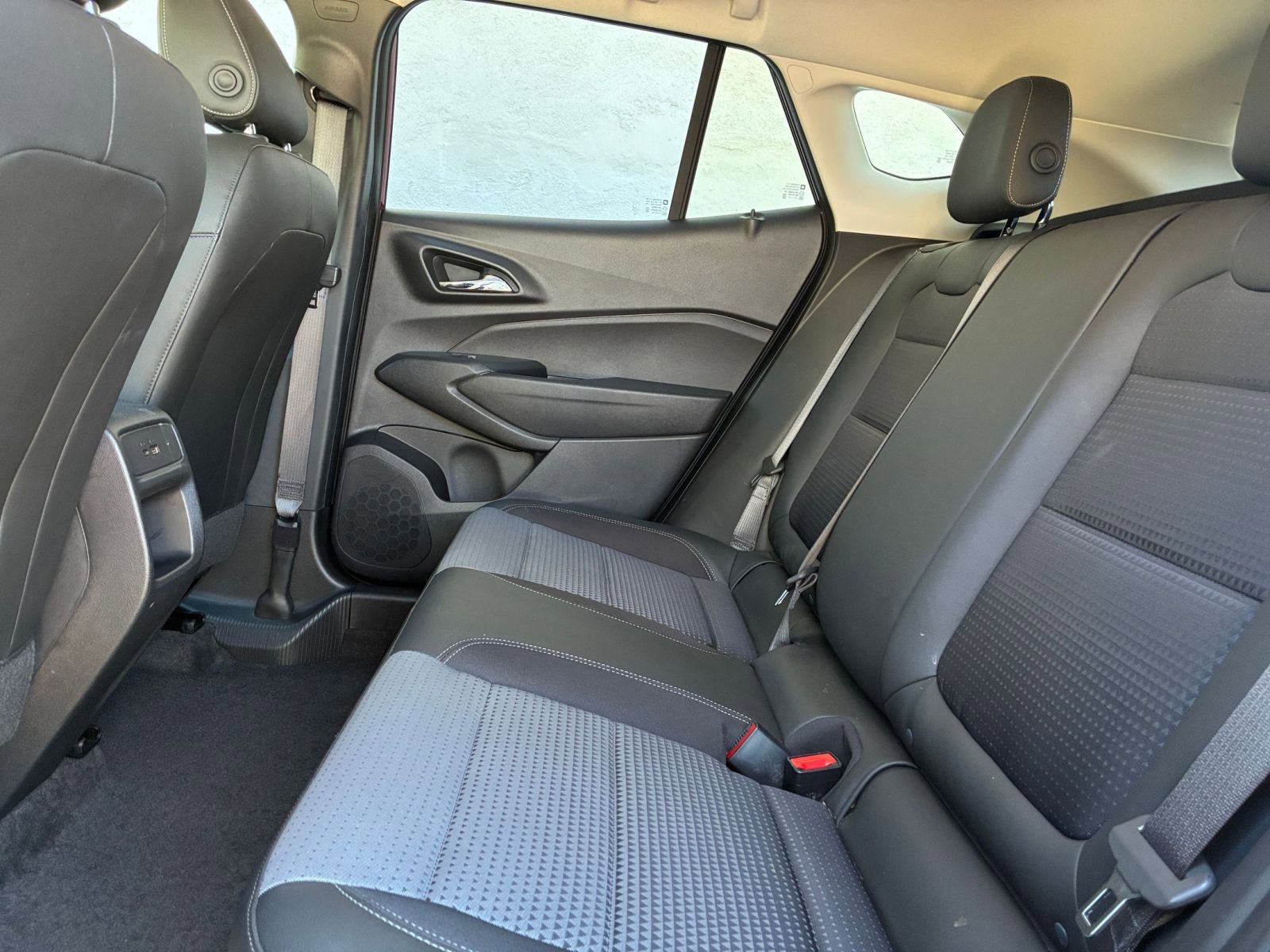 Used 2025 Chevrolet Trax LT image 24