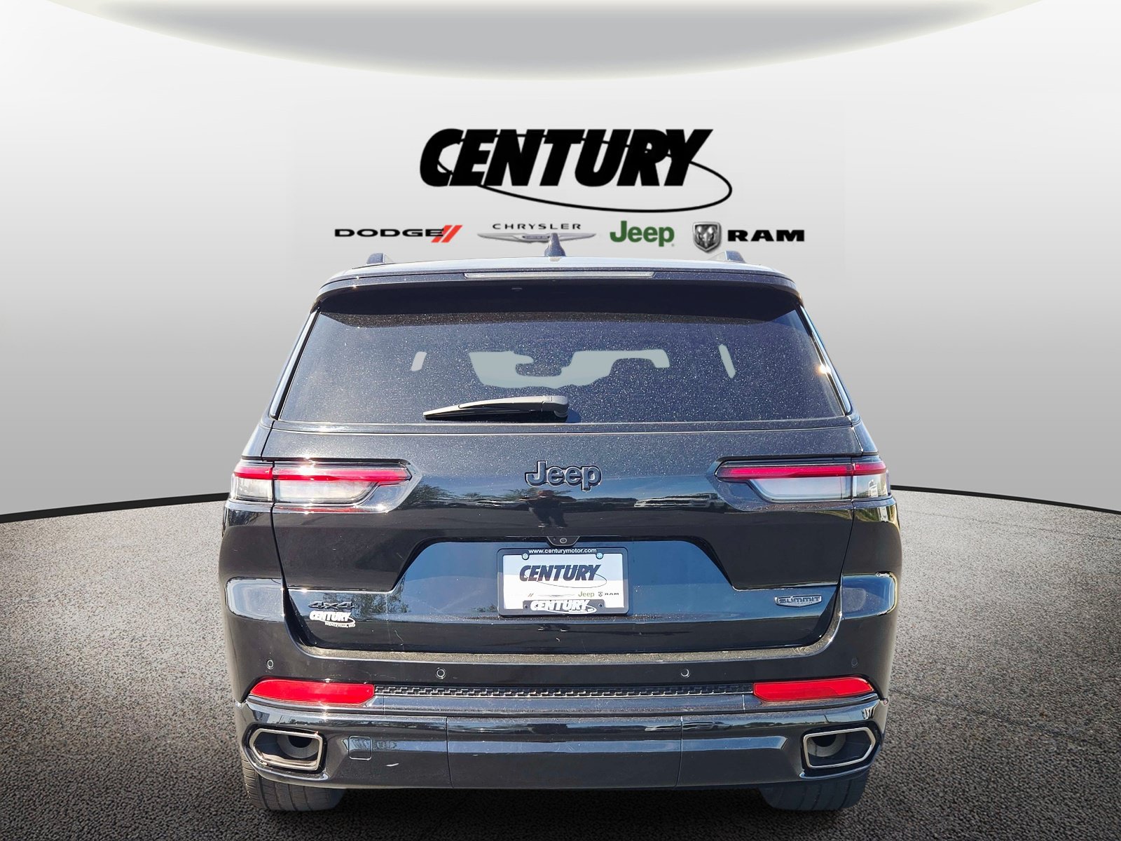 Used 2025 Jeep Grand Cherokee L Summit w/ Obsidian Package AWD/4WD image 5