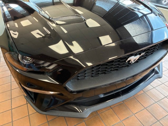 Used 2020 Ford Mustang Premium image 2