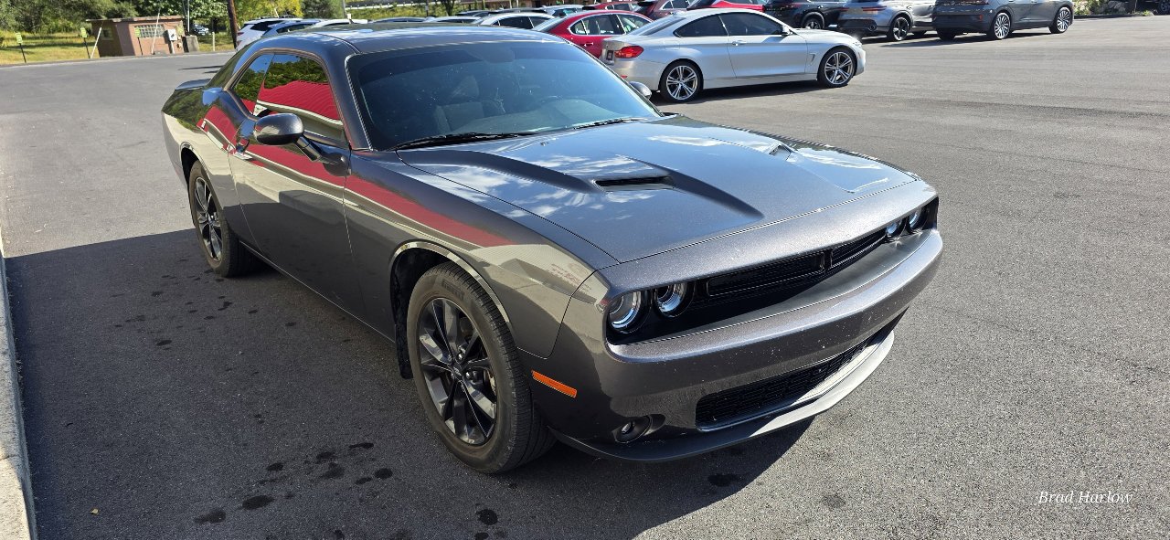 Used 2022 Dodge Challenger SXT w/ Driver Convenience Group image 3