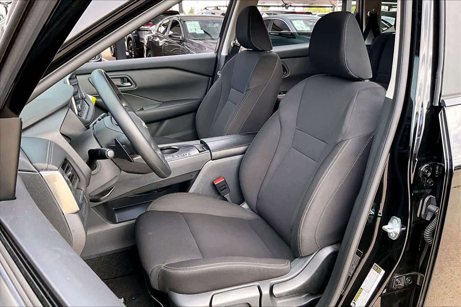 Certified 2025 Nissan Rogue S FWD image 7