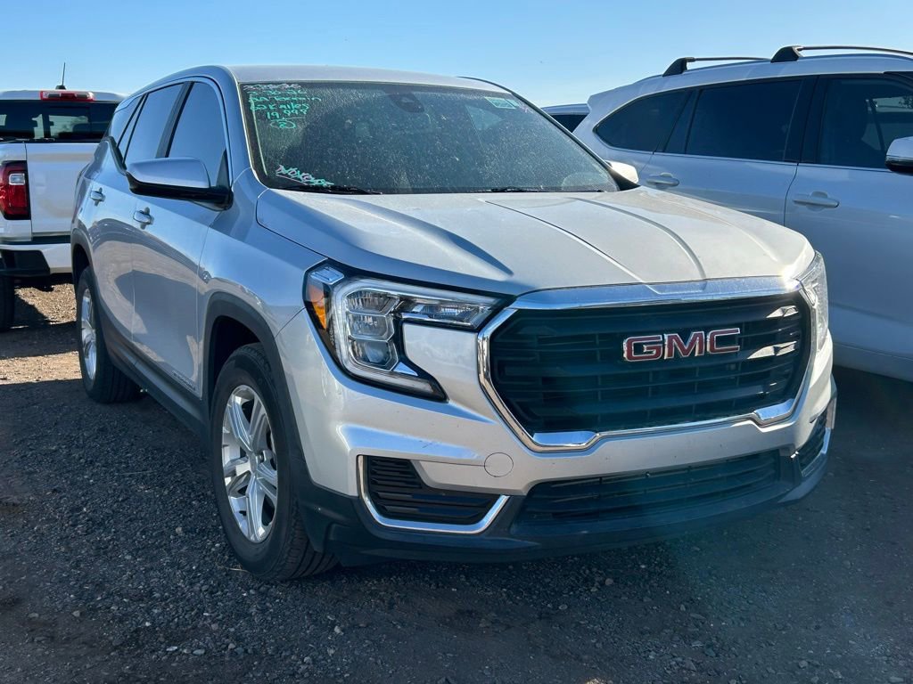Used 2022 GMC Terrain SLE image 2