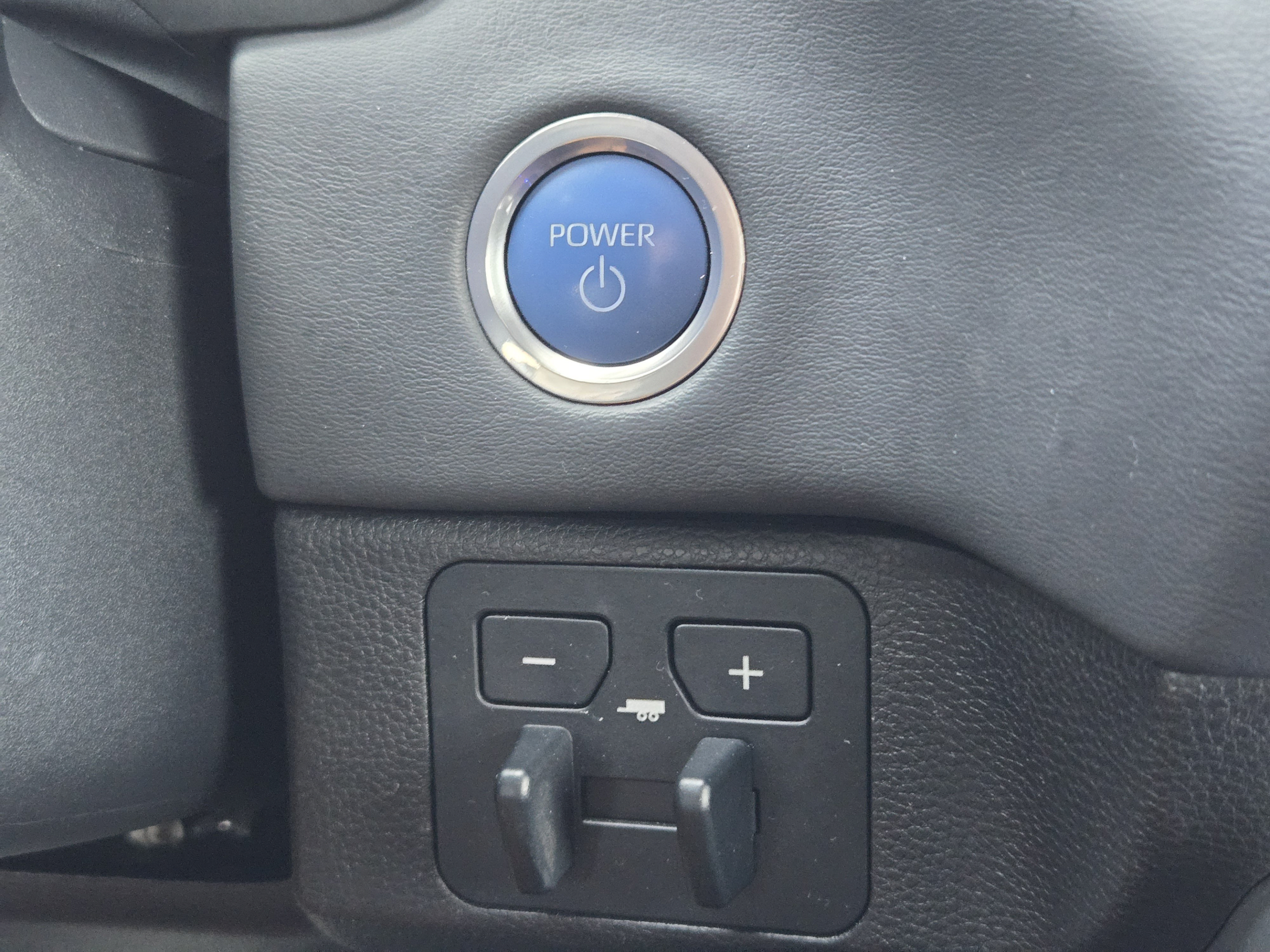 Used 2024 Toyota Sequoia Platinum AWD/4WD image 18