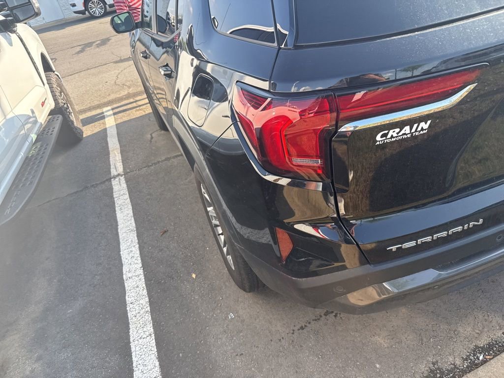 Used 2025 GMC Terrain Elevation w/ Technology Package II FWD image 6