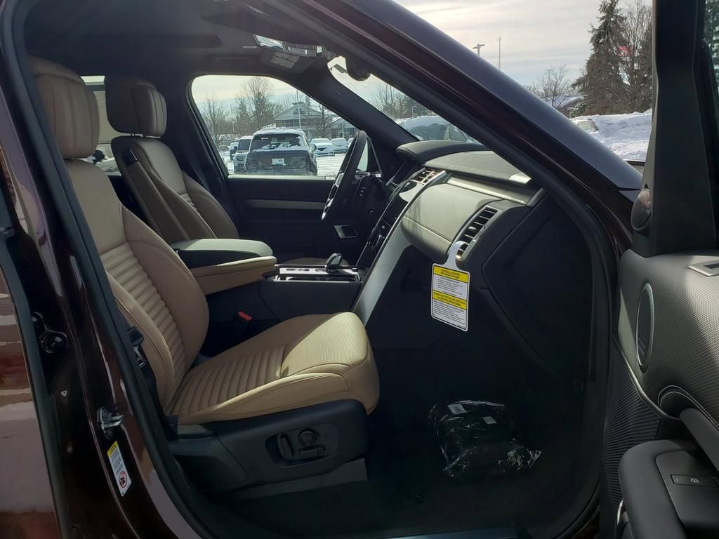 New 2026 Land Rover Discovery Limited Edition image 15