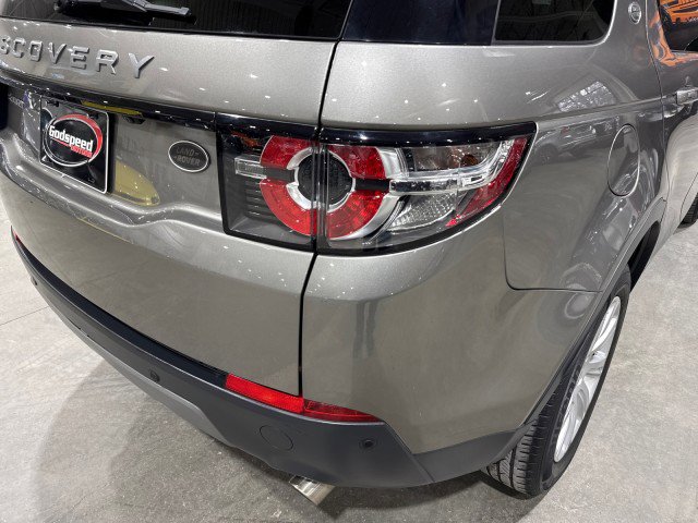 Used 2017 Land Rover Discovery Sport SE image 45