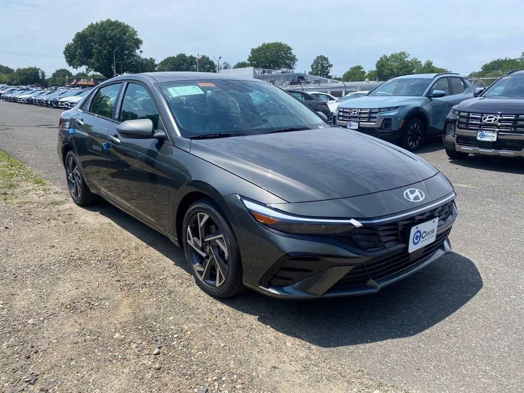 New 2026 Hyundai Elantra Limited FWD image 1