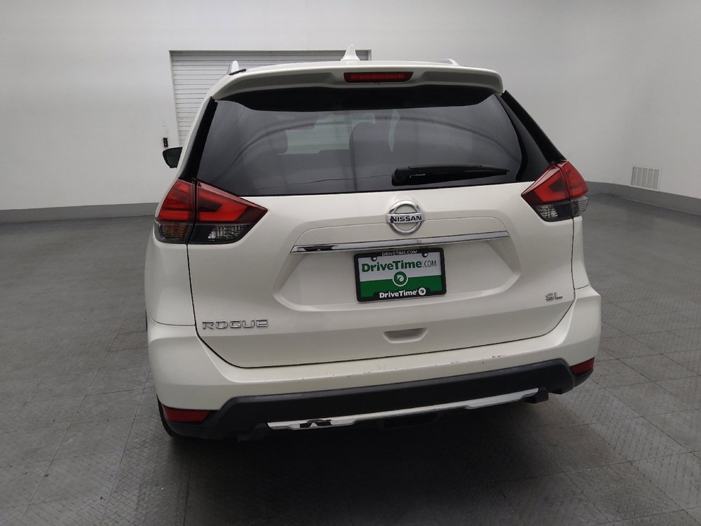 Used 2017 Nissan Rogue SL image 6