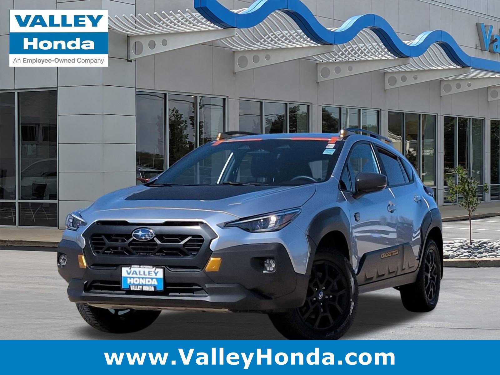 Used 2024 Subaru Crosstrek 2.5i Wilderness image 1