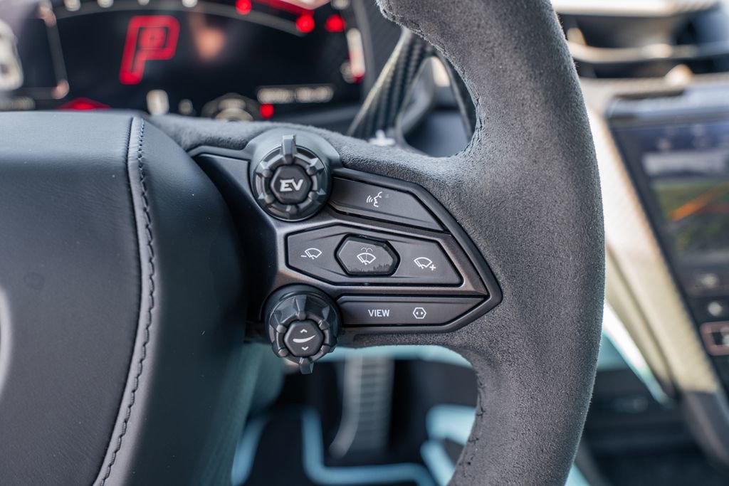 Used 2025 Lamborghini Revuelto image 25