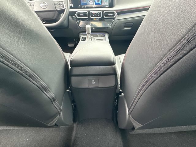 New 2026 Nissan Sentra SR w/ SR Premium Package FWD image 28