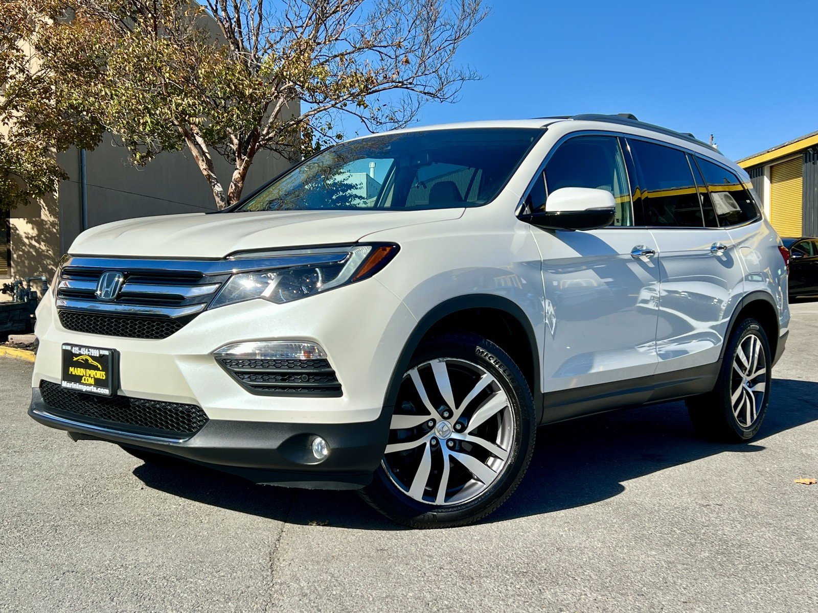 Used 2017 Honda Pilot Elite image 2