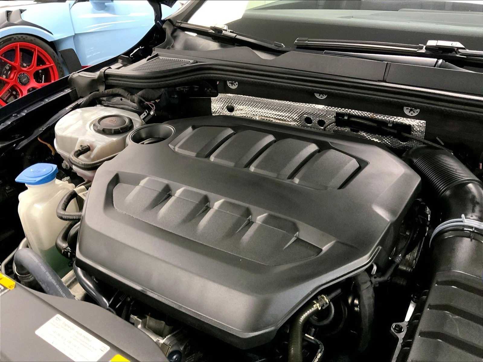 Used 2023 Volkswagen Golf R AWD/4WD image 33
