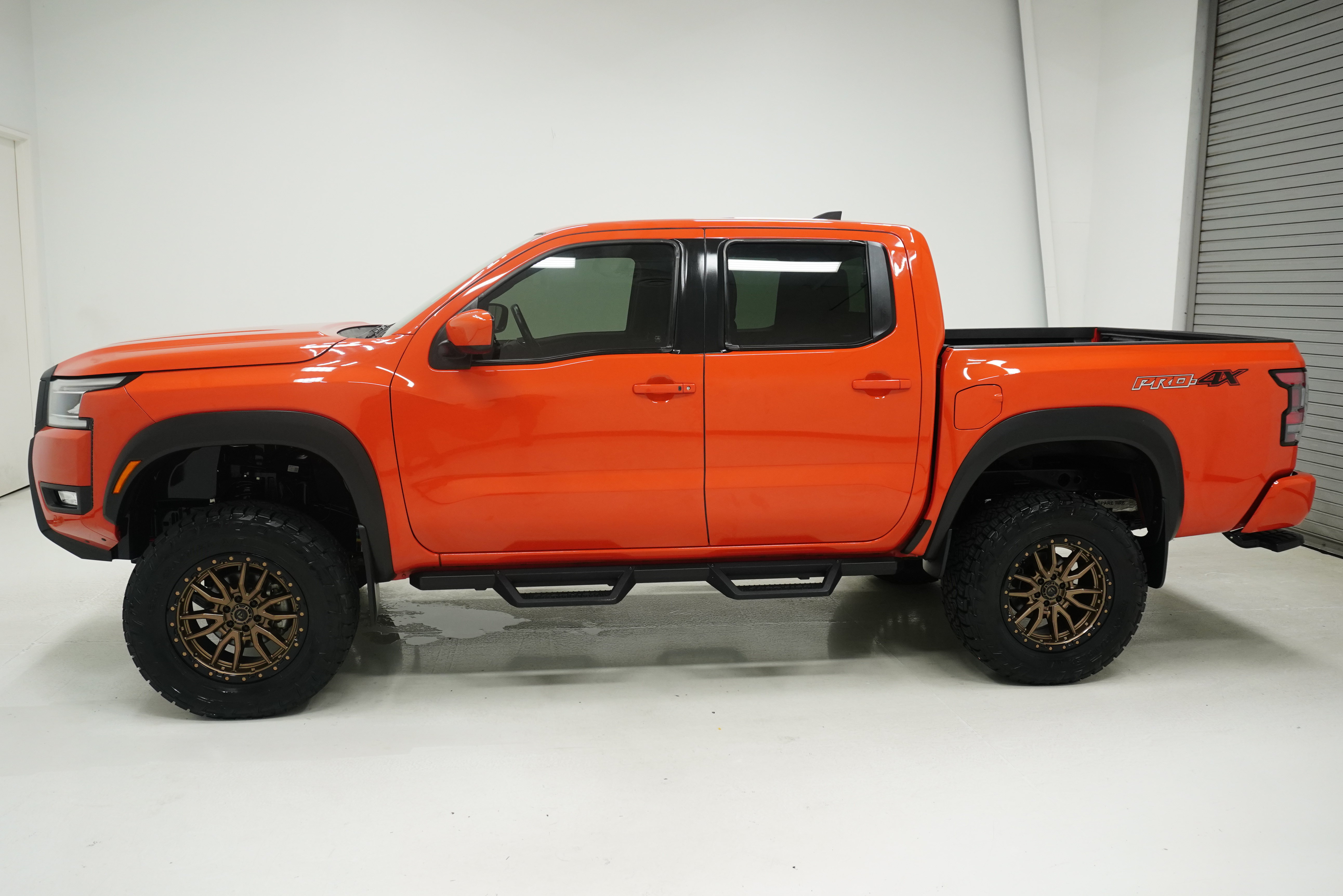 Used 2025 Nissan Frontier PRO-4X w/ Tow Package AWD/4WD image 6