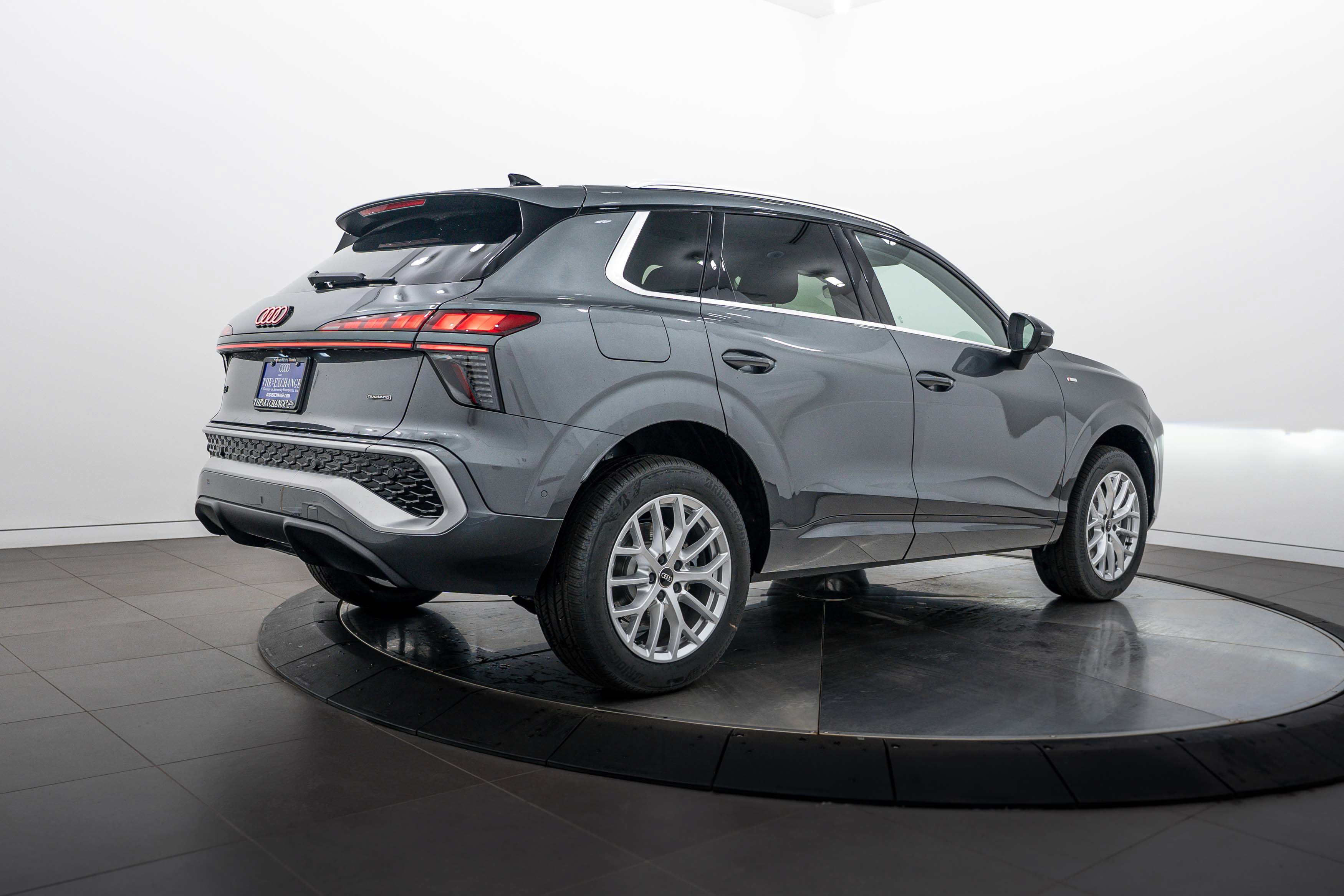 New 2026 Audi Q3 quattro 2.0T AWD/4WD image 4
