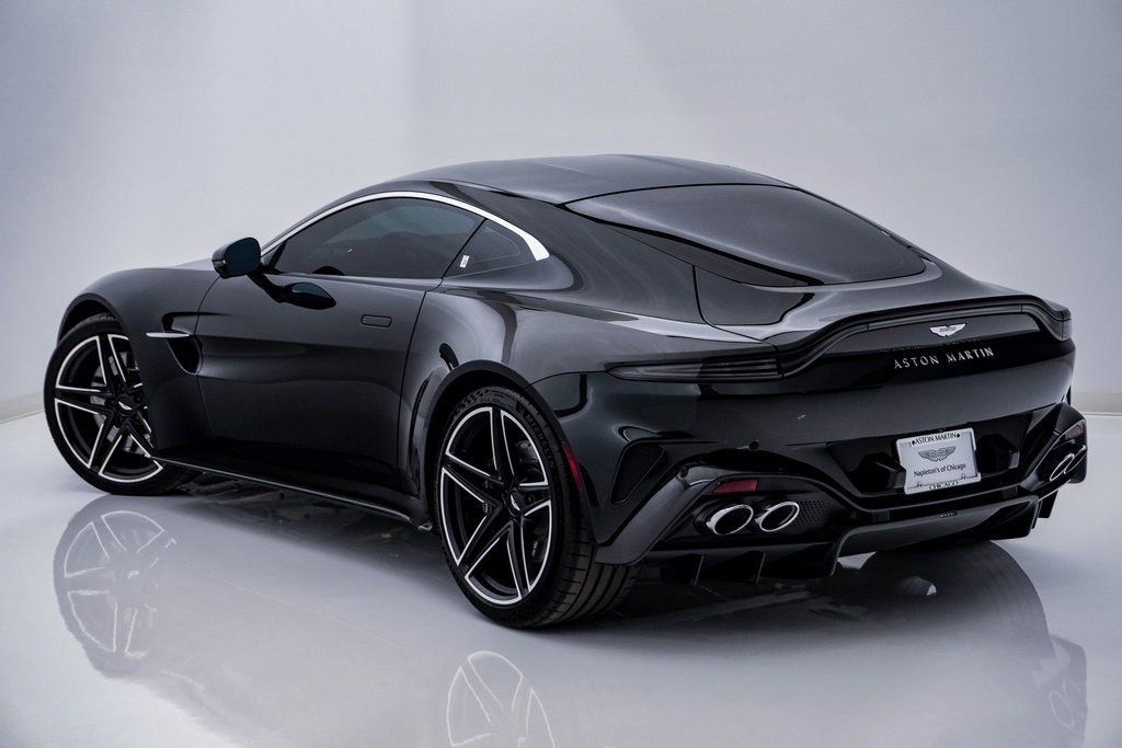 Used 2026 Aston Martin V8 Vantage Coupe image 12