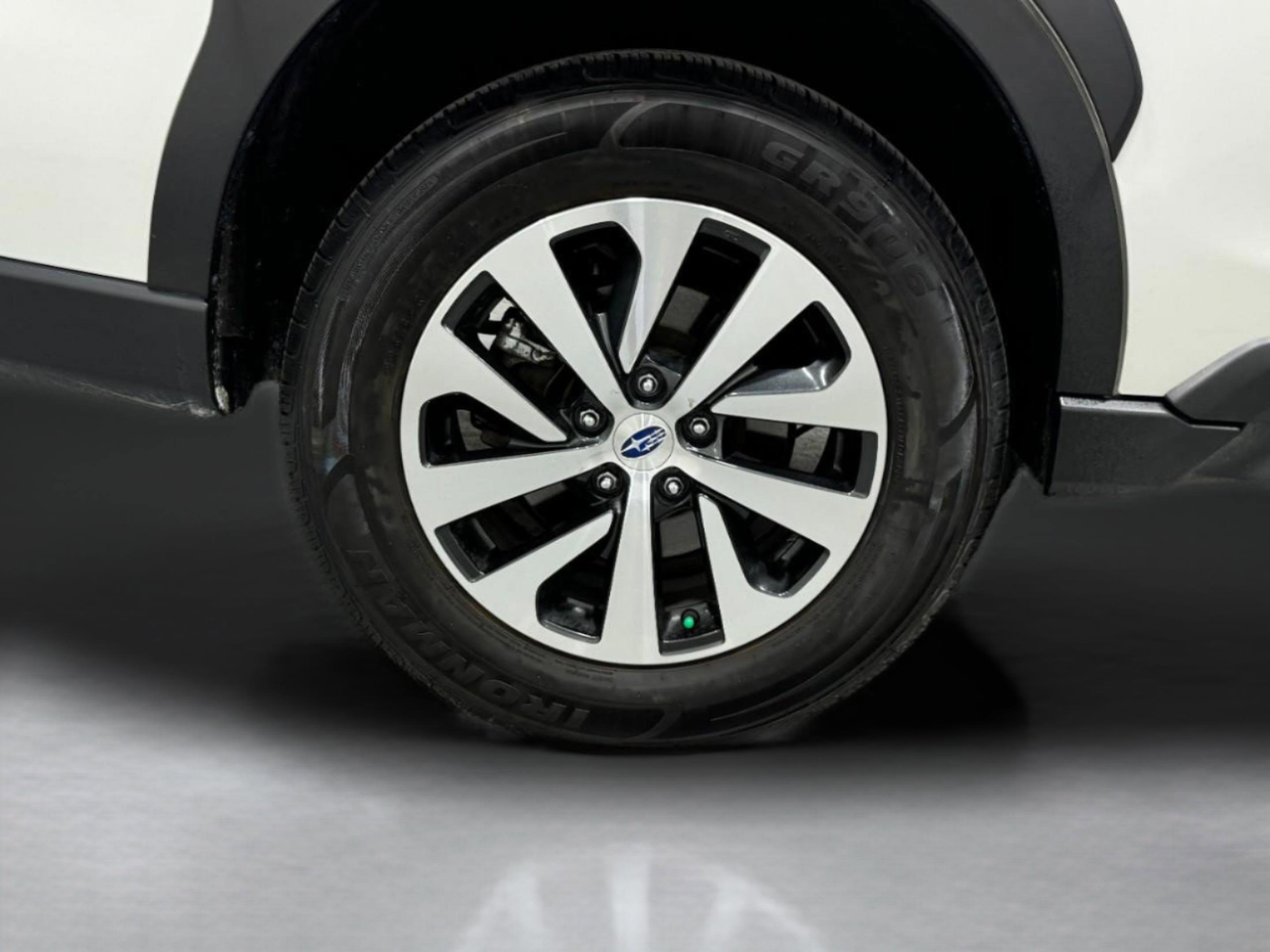 Used 2024 Subaru Outback Premium image 9