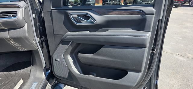 Used 2022 Chevrolet Suburban Z71 w/ Luxury Package AWD/4WD image 18