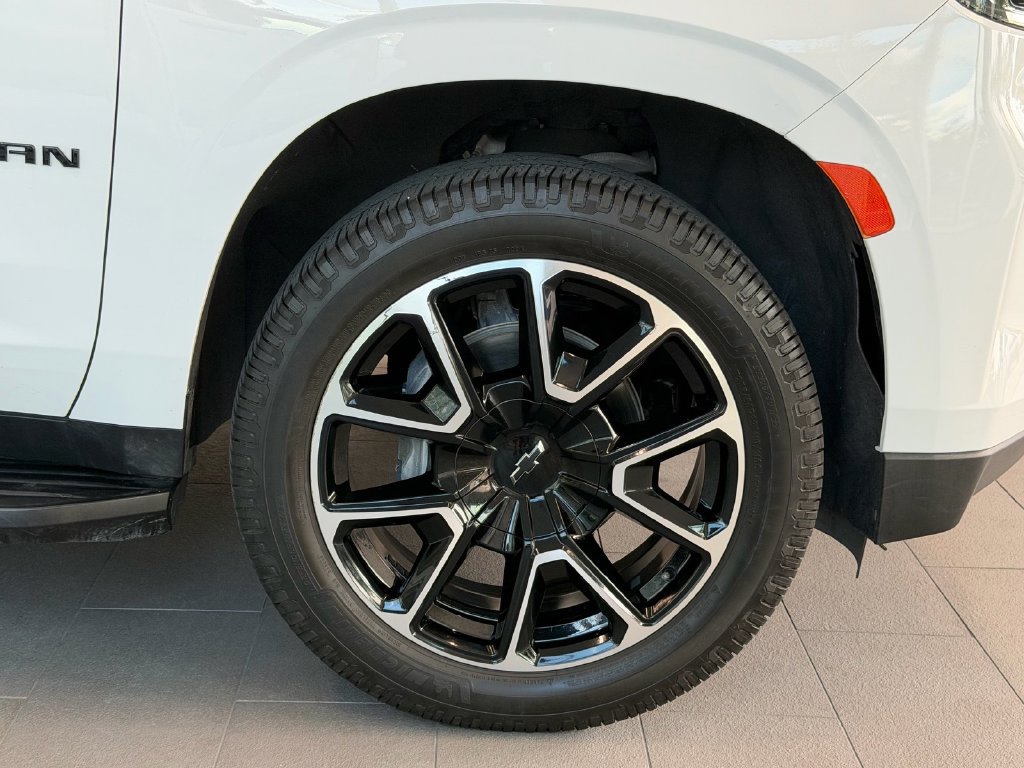 Certified 2023 Chevrolet Suburban RST w/ Luxury Package RWD image 9