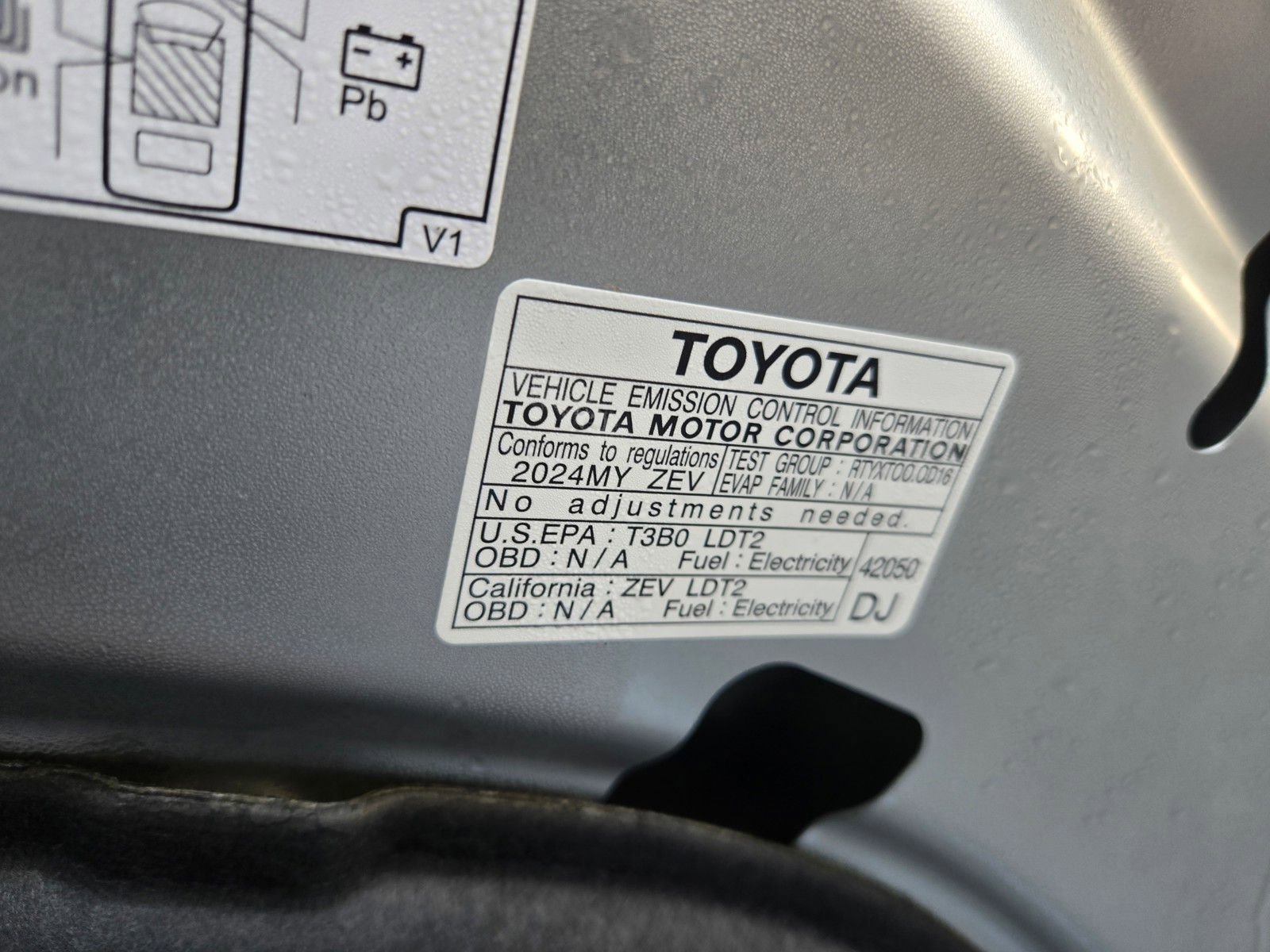 Used 2024 Toyota bZ4X Limited image 27