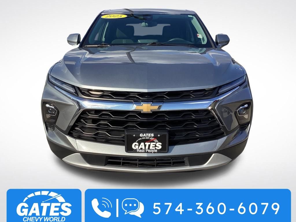 Used 2025 Chevrolet Blazer LT AWD/4WD image 2