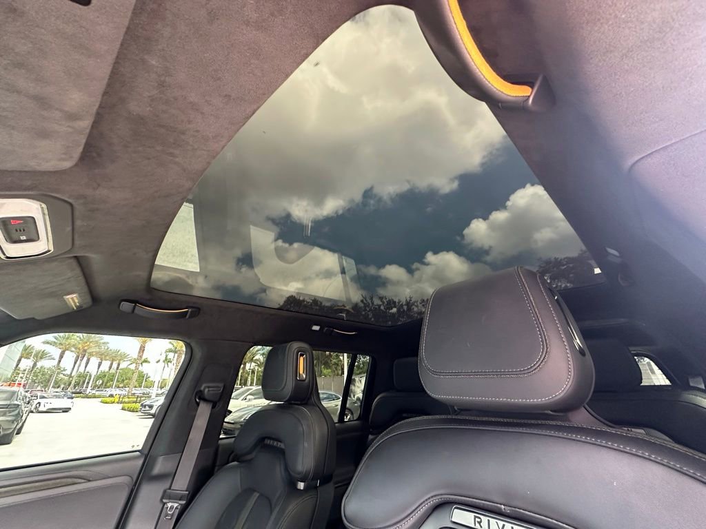 Used 2025 Rivian R1S Adventure image 22
