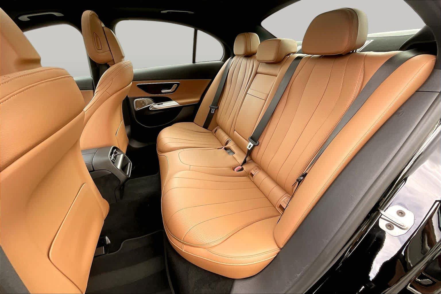 Used 2025 Mercedes-Benz E 350 4MATIC Sedan image 21