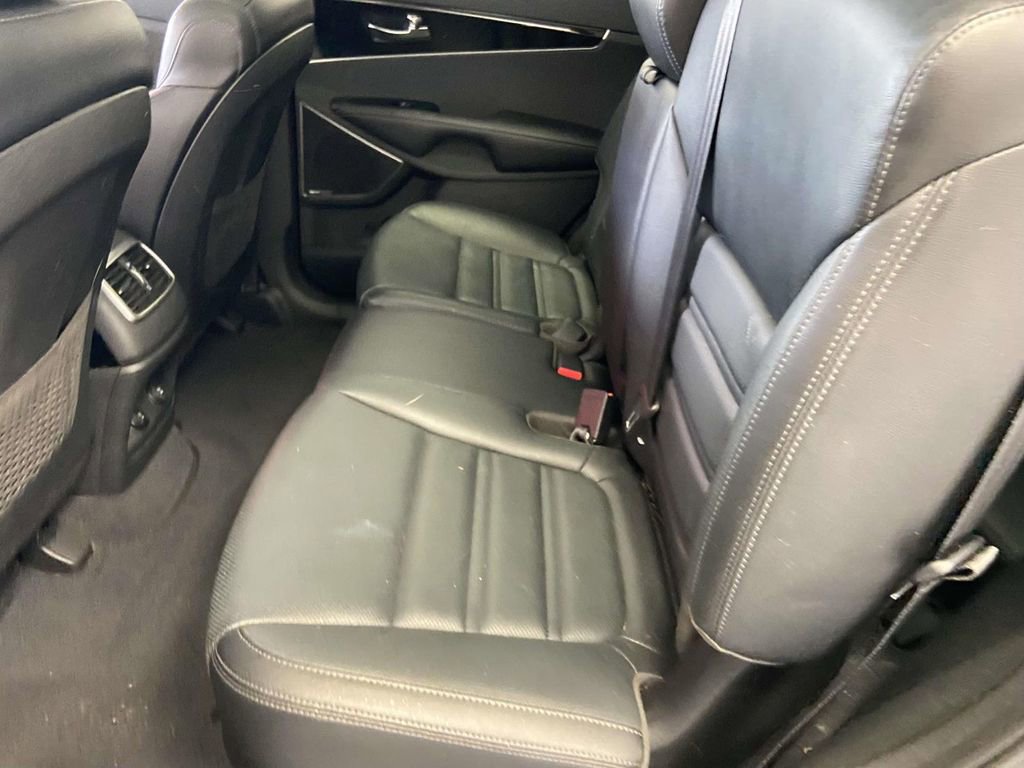 Used 2020 Kia Sorento SX image 16