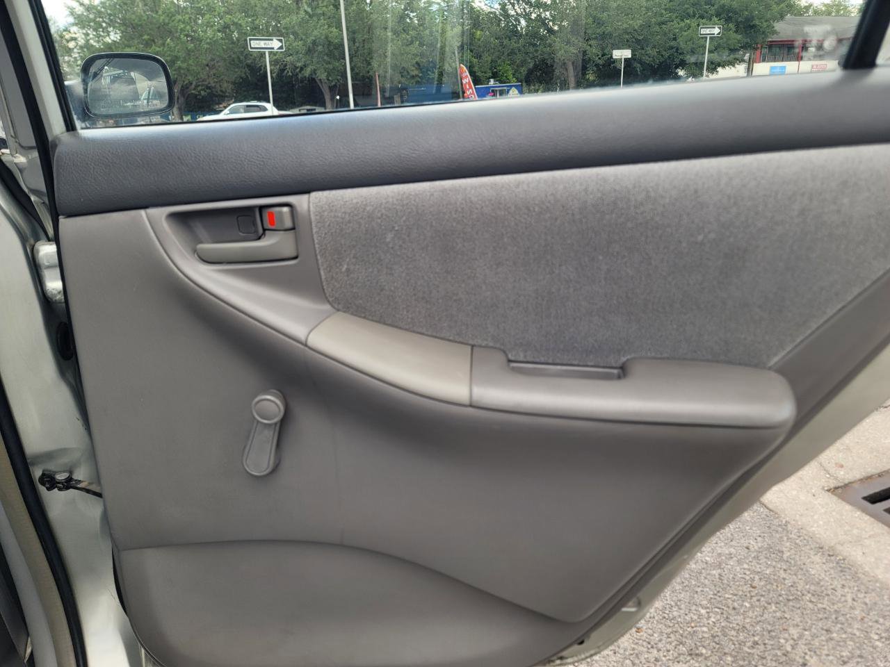 Used 2003 Toyota Corolla LE FWD image 16