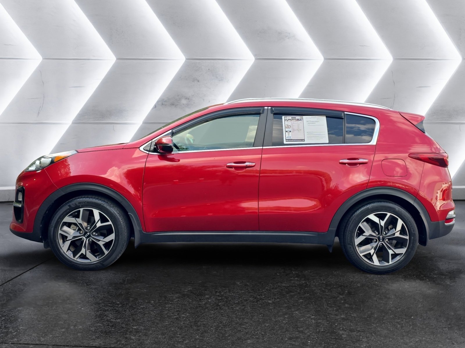 Used 2021 Kia Sportage EX FWD image 2
