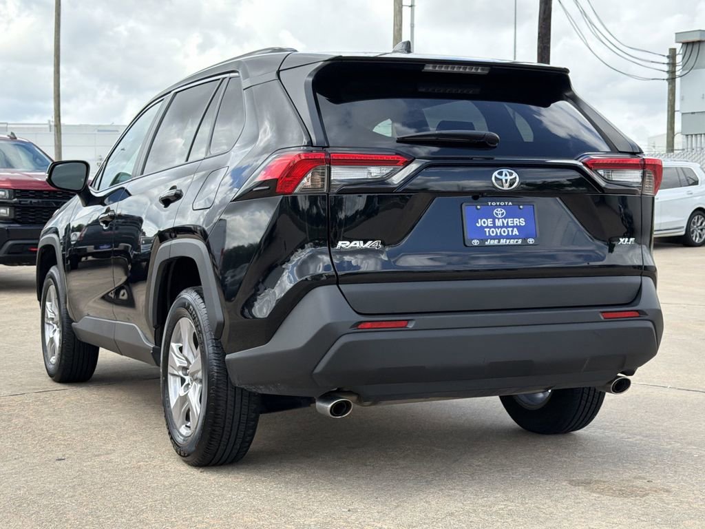 Used 2025 Toyota RAV4 XLE FWD image 7