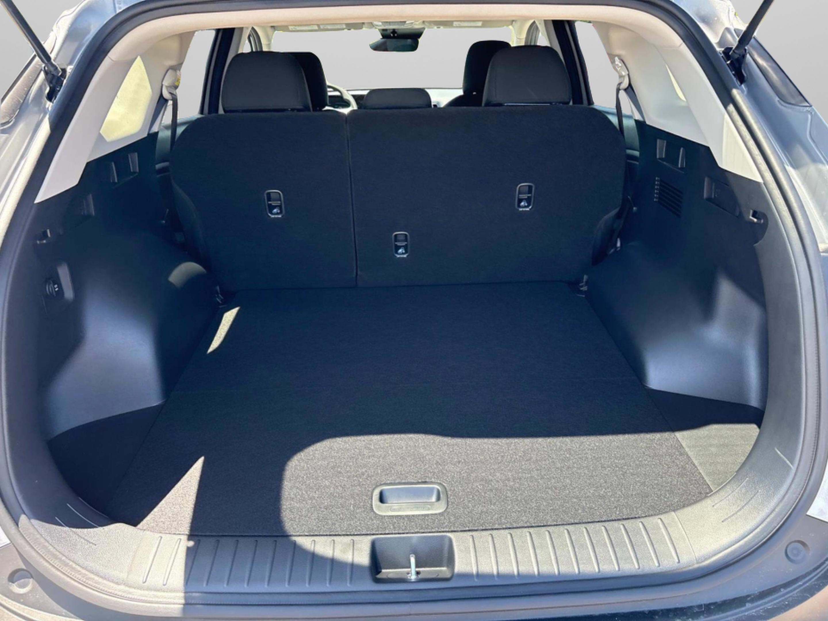 New 2025 Kia Sportage LX image 12