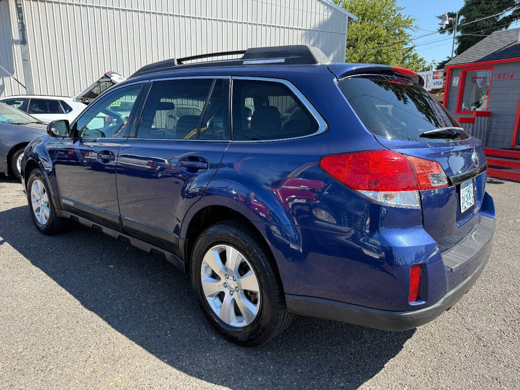 Used 2010 Subaru Outback 3.6R Premium AWD/4WD image 6