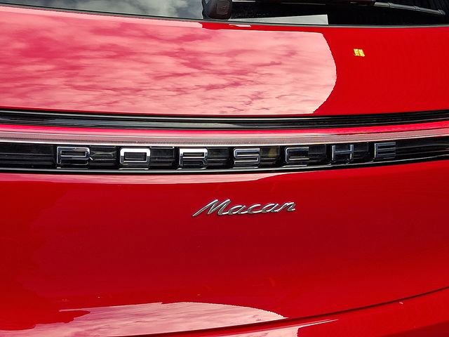 Certified 2023 Porsche Macan Turbo image 31