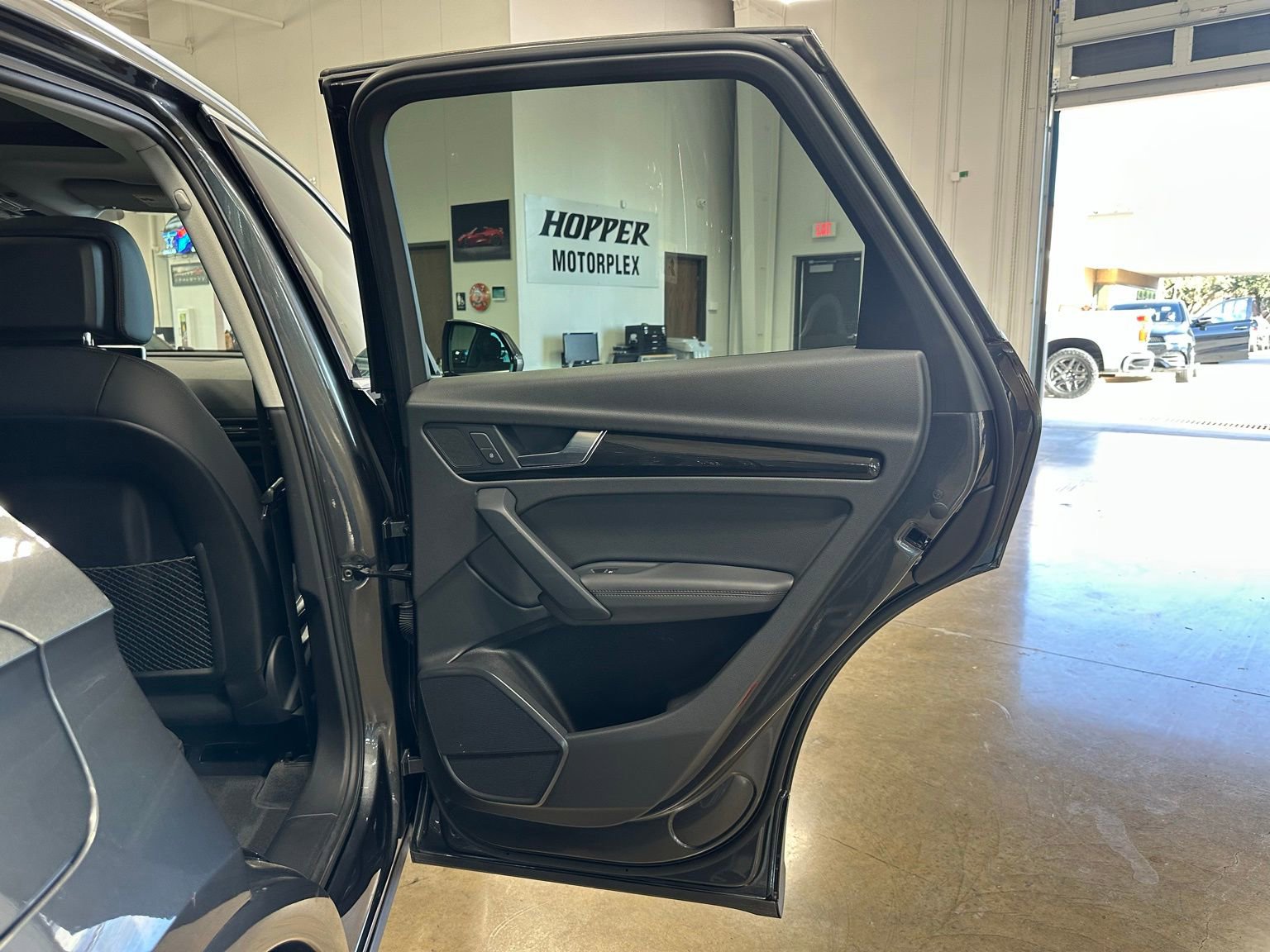 Used 2020 Audi Q5 e Premium Plus w/ Premium Plus Package image 37