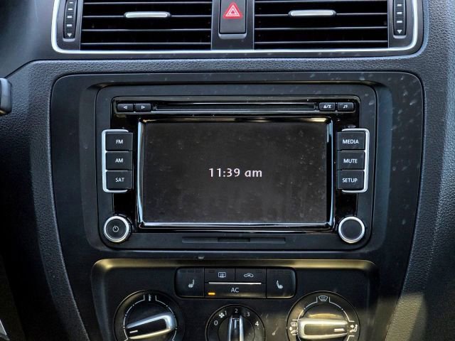 Used 2011 Volkswagen Jetta SE FWD image 19